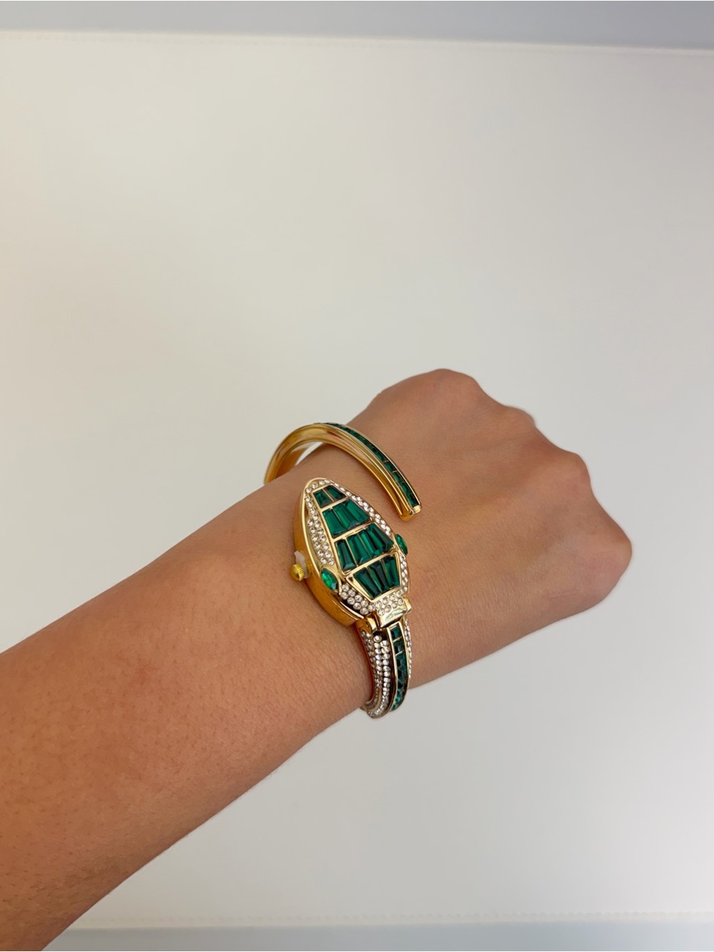 Serpenti Style Emerald Green Crystal Bangle Watch – Gold Tone Quartz Watch - Picture 9 of 11